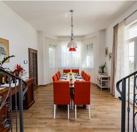 5 Bedroom Villa with Large Pool and Sea Views between Split and Trogir, Sleeps 10